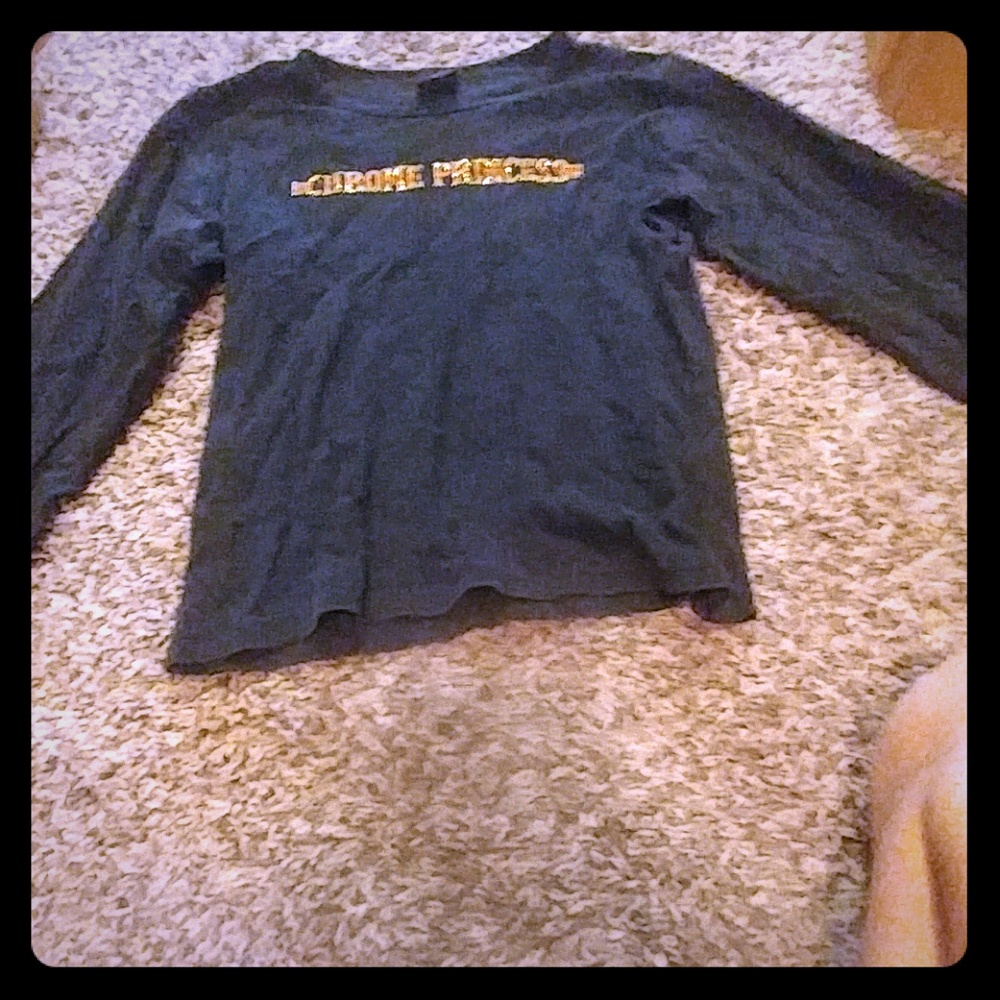 A  black long sleeved tee